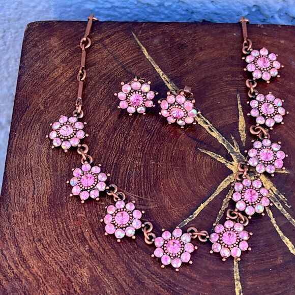 Vintage Avon Jewelry Set Necklace and Earrings fairy Victorian - Picture 3 of 8